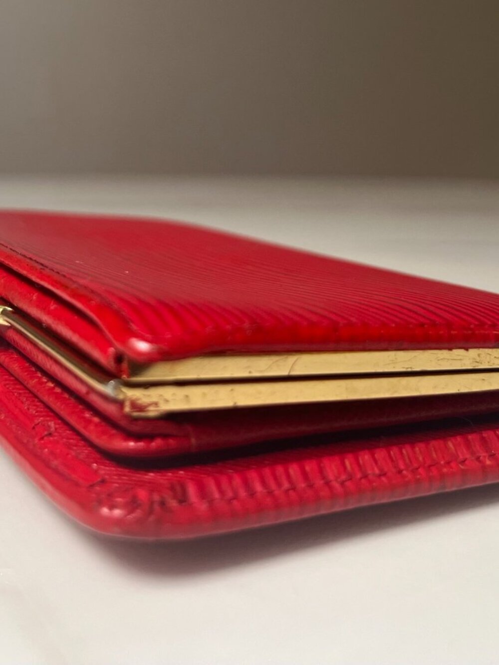 Louis Vuitton RARE Porte Monnaie Billets Viennois Kisslock Red Wallet - Picture 9 of 10